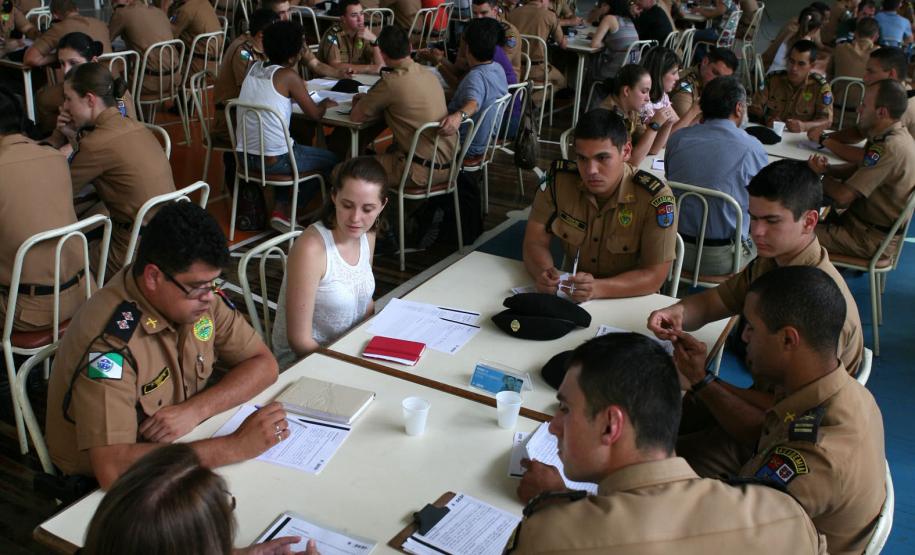 Cadetes da Academia Policial Militar do Guatupe em treinamento com a Rede de Desenvolvimento Local.