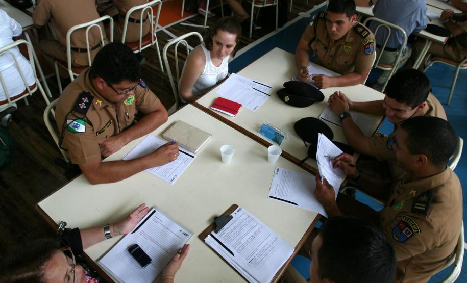 Cadetes da Academia Policial Militar do Guatupe em treinamento com a Rede de Desenvolvimento Local.