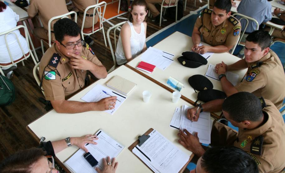 Cadetes da Academia Policial Militar do Guatupe em treinamento com a Rede de Desenvolvimento Local.