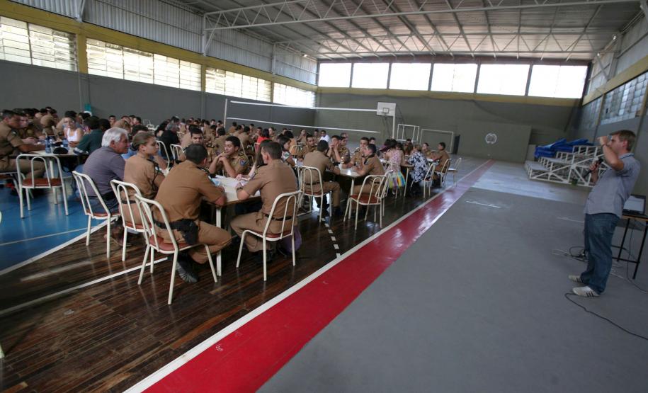 Cadetes da Academia Policial Militar do Guatupe em treinamento com a Rede de Desenvolvimento Local.