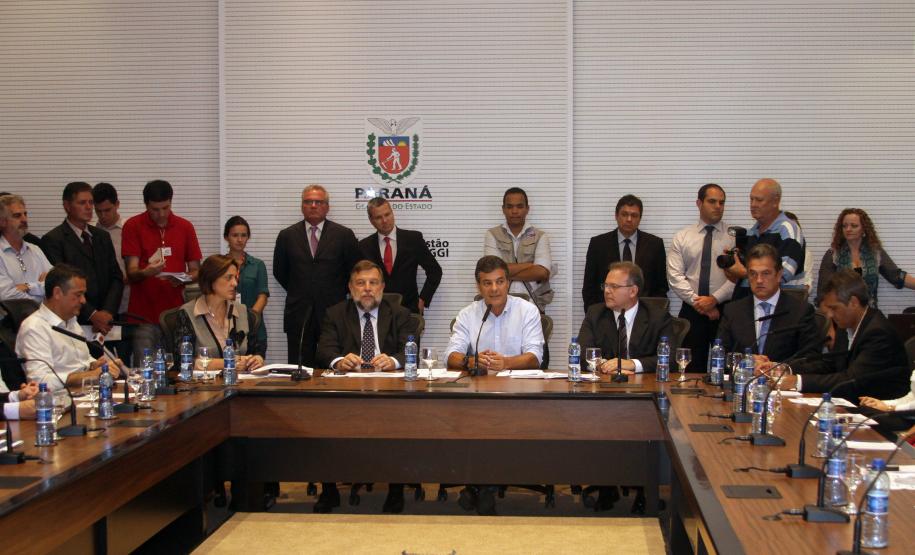 Cid Vasques participa de solenidade para assinatura de contrato para construção e ampliação de 14 unidades prisionais Cid Vasques participa de solenidade para assinatura de contrato para construção e ampliação de 14 unidades prisionais