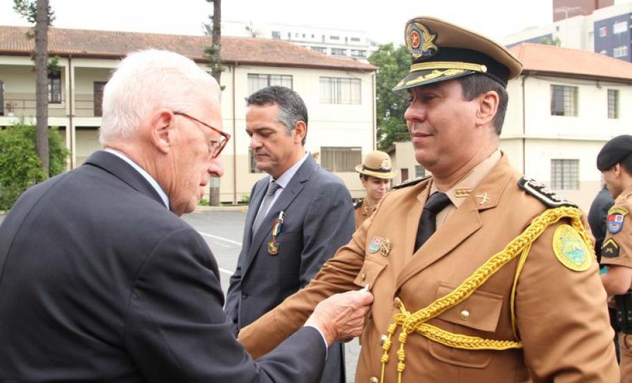 Medalhas “Patrono Coronel João Gualberto” são entregues pela PM em Curitiba