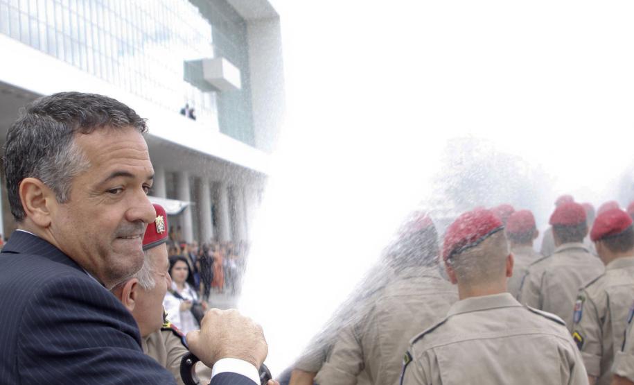 Governo incorpora 474 bombeiros militares ao efetivo do Estado