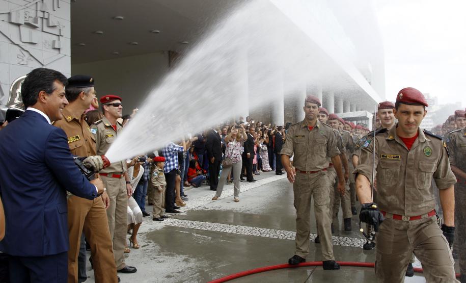 Governo incorpora 474 bombeiros militares ao efetivo do Estado