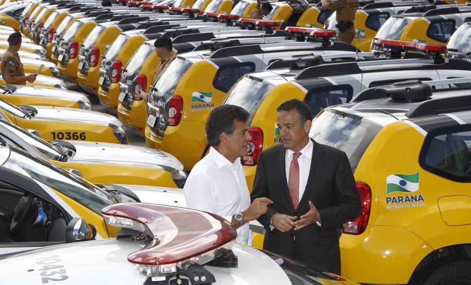 Entrega de viaturas para as polícias civil e militar