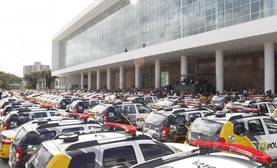 Entrega de viaturas para as polícias civil e militar