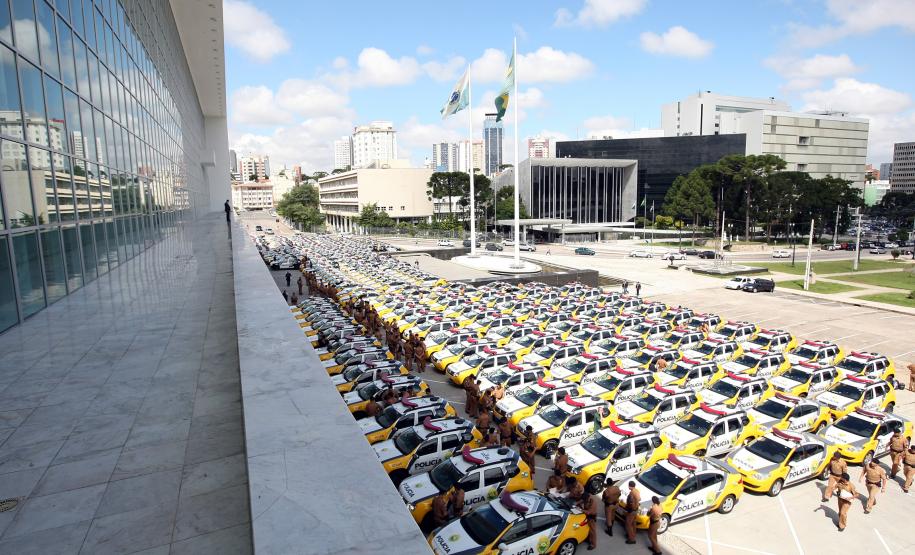 Entrega de viaturas para as polícias civil e militar