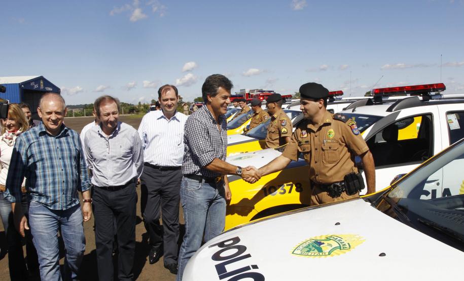 Governador entrega viaturas para região sudoeste Governador entrega viaturas para região sudoeste