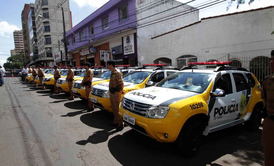 Norte e Norte Pioneiro recebem novas viaturas CORNÉLIO PROCÓPIO - Novas viaturas entregues pelo governador Beto Richa, para reforçar a segurança pública da região.Cornélio Procópio, 11/04/2013Foto: Arnaldo Alves / ANPr