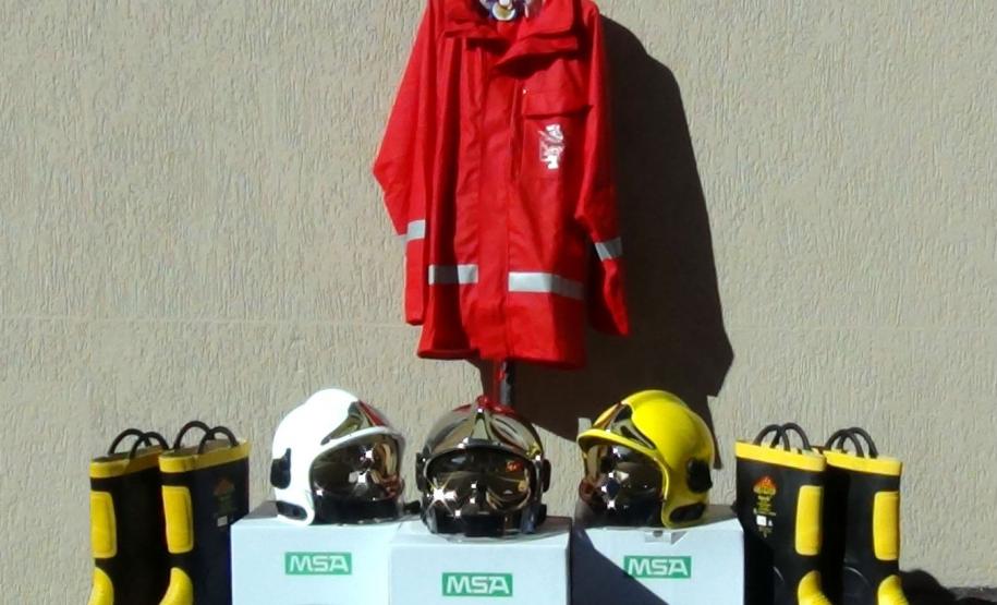 Corpo de Bombeiros do Paraná adquire novos equipamentos Corpo de Bombeiros do Paraná adquire novos equipamentos