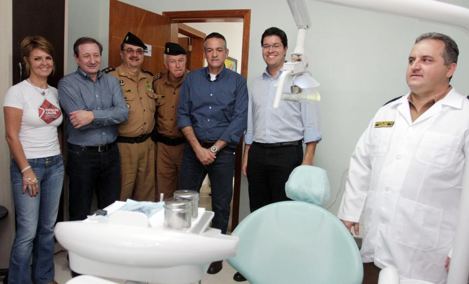 A secretária da Família e Desenvolvimento Social, Fernanda Richa, o secretário da Segurança Pública, Cid Vasquez, e o subchefe da Casa Civil, Guto Silva, estiveram em Pato Branco, Sudoeste do Estado, para intensificar as ações do programa Paraná Seguro no município e região. Os prefeitos de Pato Branco, Augustinho Zucchi, e de Coronel Vivida, Frank Schiavini, receberam quatro caminhonetes Volkswagen Amarok,  veículos preparados para o policiamento em áreas rurais e de difícil acesso.