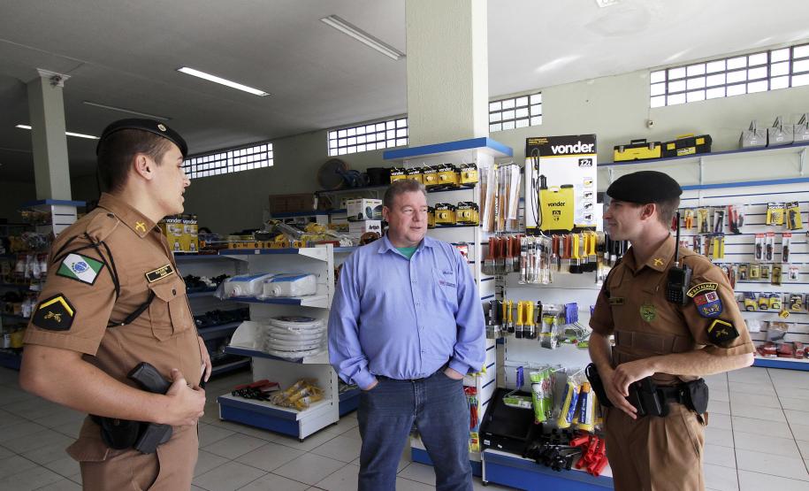 Polícia comunitária tranquiliza a vida de moradores nas áreas com UPS