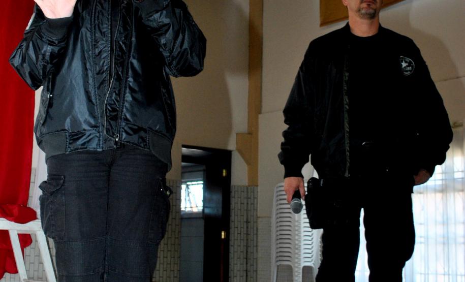 Policiais da Denarc ministram palestra sobre prevenção às drogas em escolas