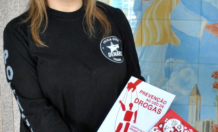 Policiais da Denarc ministram palestra sobre prevenção às drogas em escolas