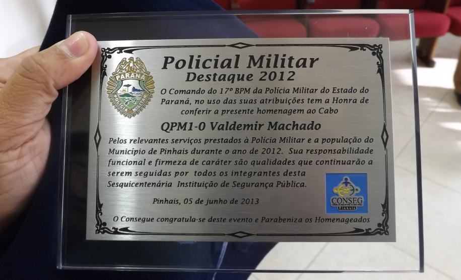 Policiais de Pinhais recebem homenagem pelo bom trabalho realizado