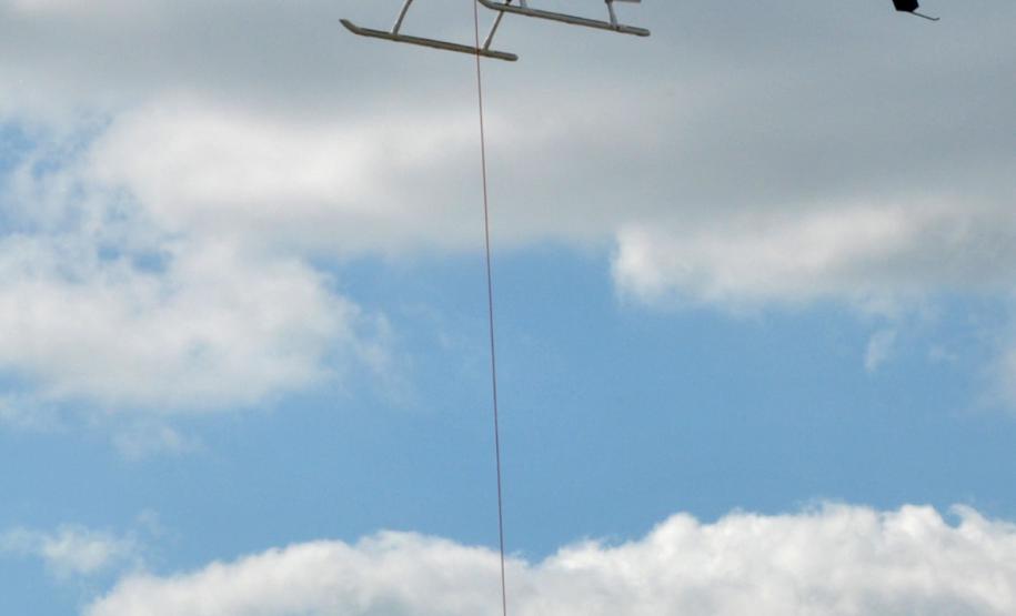 Graer simula resgate com uso de rapel