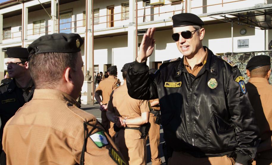 Polícia Militar promove sargentos e entrega medalha de sangue