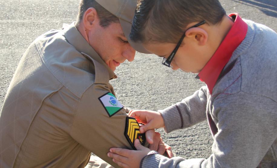 Polícia Militar promove sargentos e entrega medalha de sangue
