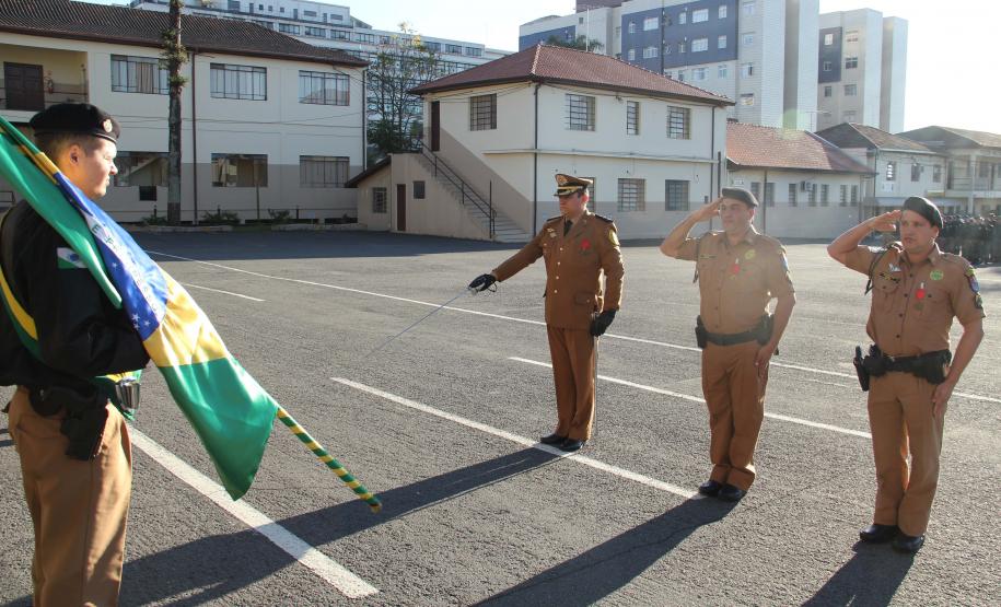 Polícia Militar promove sargentos e entrega medalha de sangue