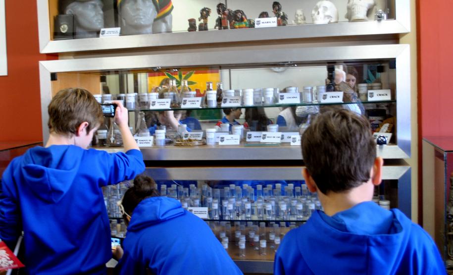 Museu da Denarc orienta crianças sobre os riscos da utilização de drogas