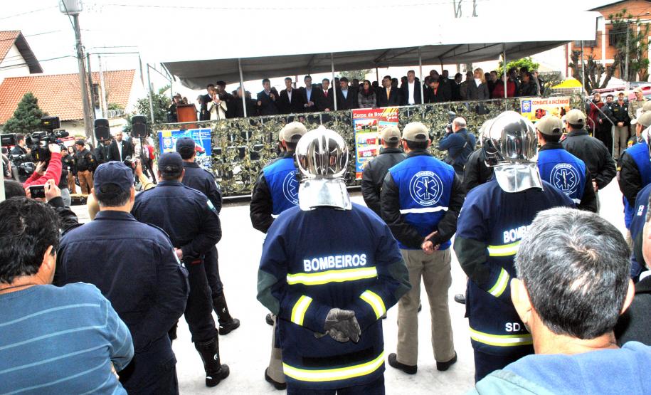 Governo do Estado entrega novo quartel e viaturas para o Corpo de Bombeiros em Pinhais