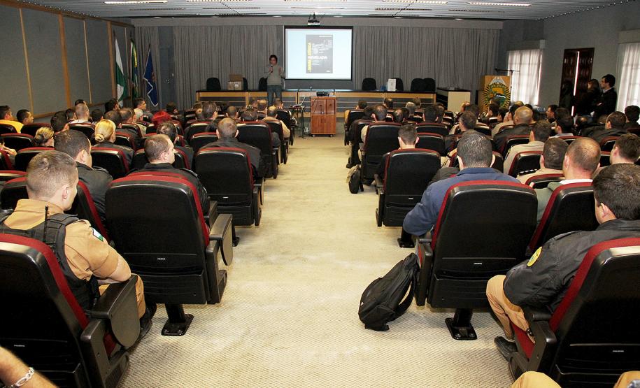 Policiais militares participam de palestra sobre “O Terrorismo Internacional e a Ameaça Atômica”
