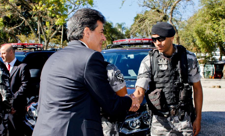 No centro de Curitiba, Governo do Estado entrega mais 56 viaturas para as polícias