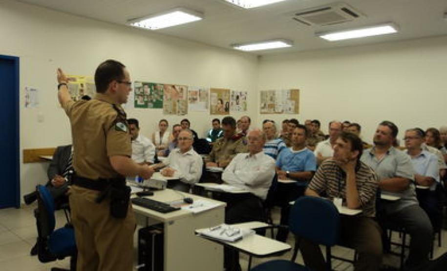 Nesta última quarta-feira, 09/11, a Coordenação Estadual dos CONSEGs participou de uma  reunião do CONSEG Cascavel.
