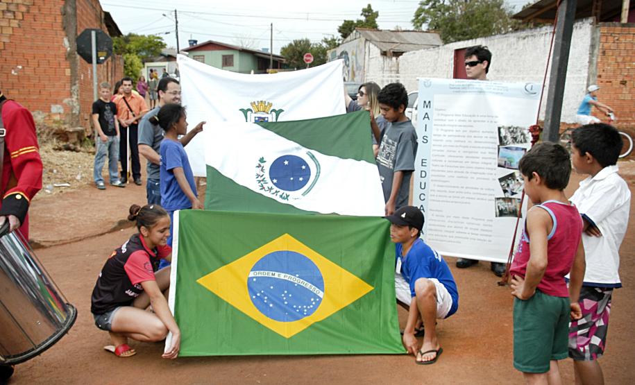 Cascavel recebe a Feira de Serviços UPS Mutirão da Cidadania, coordenada pelas Secretarias da Justiça, Cidadania e Direitos Humanos (SEJU) e de Relações com a Comunidade, em parceria com a Prefeitura de Cascavel, demais instituições estaduais e da sociedade civil.Cascavel, 31/08/2013.Foto: Levy Ferreira/SERC