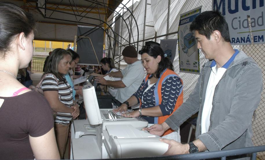 Cascavel recebe a Feira de Serviços UPS Mutirão da Cidadania, coordenada pelas Secretarias da Justiça, Cidadania e Direitos Humanos (SEJU) e de Relações com a Comunidade, em parceria com a Prefeitura de Cascavel, demais instituições estaduais e da sociedade civil.Cascavel, 31/08/2013.Foto: Levy Ferreira/SERC