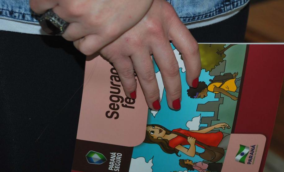 Com apoio do Governo do Paraná, Polícia Militar relança cartilha de segurança para a mulher