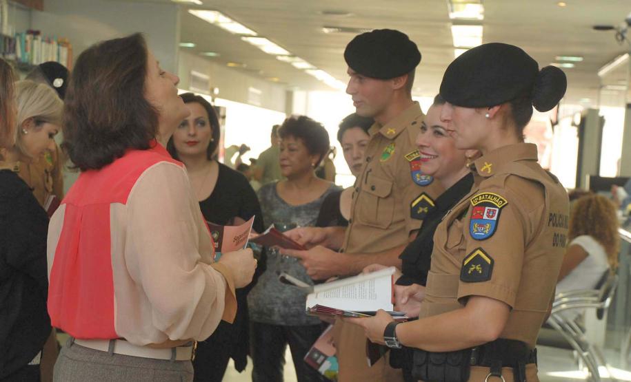 Com apoio do Governo do Paraná, Polícia Militar relança cartilha de segurança para a mulher