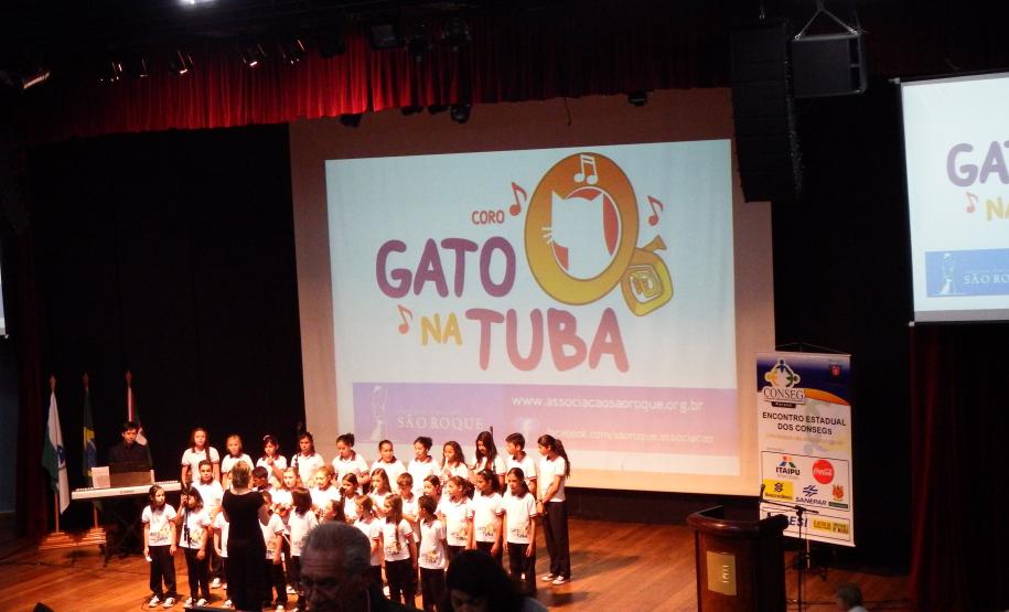 Apresentação Cultural com o Coral Infatil Gato na Tuba