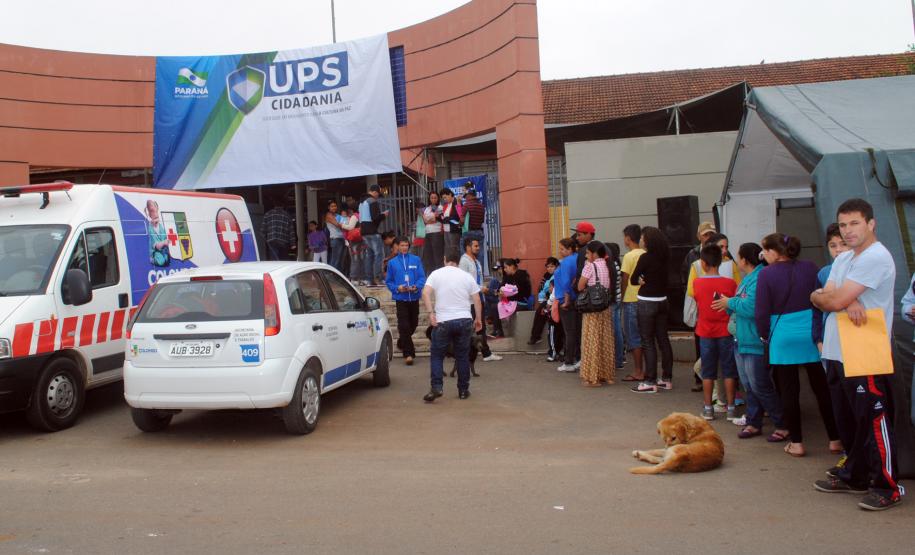 Público de 1500 pessoas participa da Feira de Serviços da UPS Cidadania na vila zumbi em Colombo