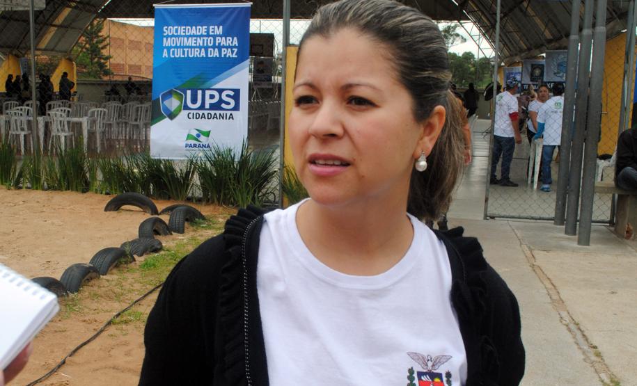 Público de 1500 pessoas participa da Feira de Serviços da UPS Cidadania na vila zumbi em Colombo Michelle Lourenço Cabral, Coordenadora Estadual dos Conselhos Comunitários de Segurança do Paraná