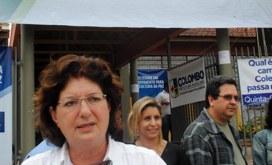 Público de 1500 pessoas participa da Feira de Serviços da UPS Cidadania na vila zumbi em Colombo Beti Pavin, Prefeita da cidade de Colombo