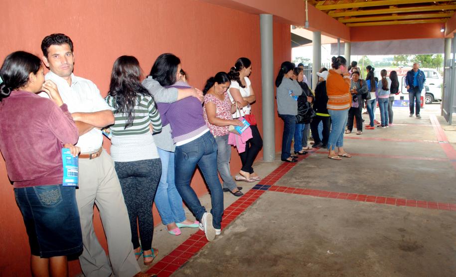 Público de 1500 pessoas participa da Feira de Serviços da UPS Cidadania na vila zumbi em Colombo