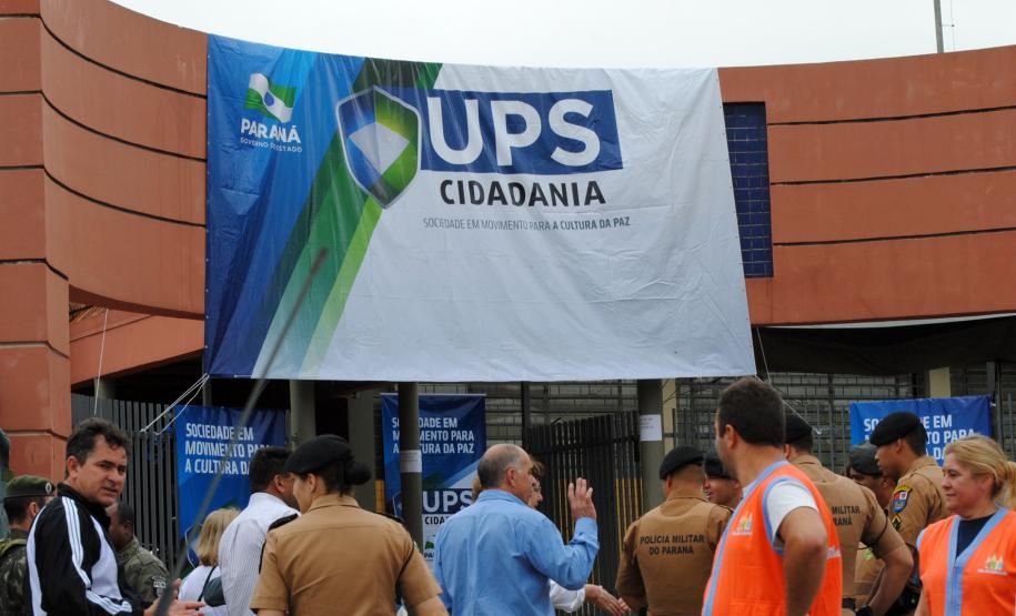 Público de 1500 pessoas participa da Feira de Serviços da UPS Cidadania na vila zumbi em Colombo