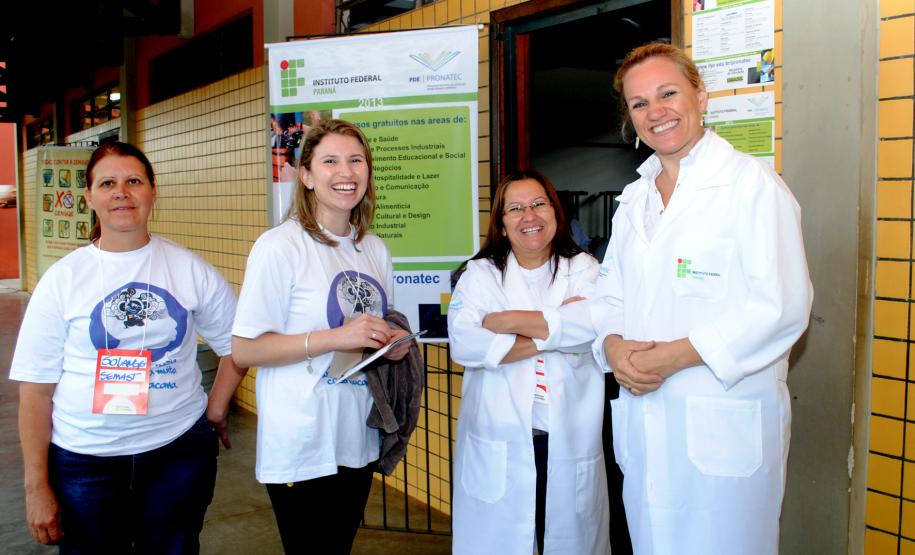 Público de 1500 pessoas participa da Feira de Serviços da UPS Cidadania na vila zumbi em Colombo