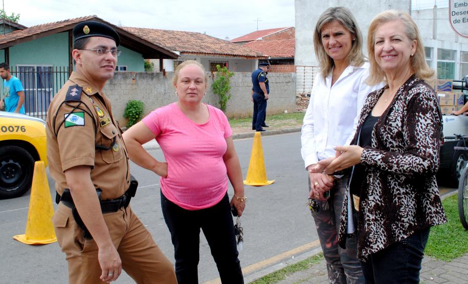 Comunidade da Vila Trindade em Curitiba recebe a Feira de Serviços gratuitos da UPS Cidadania