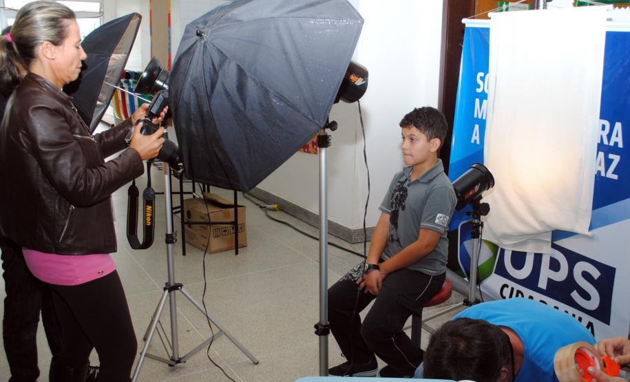 Comunidade da Vila Trindade em Curitiba recebe a Feira de Serviços gratuitos da UPS Cidadania