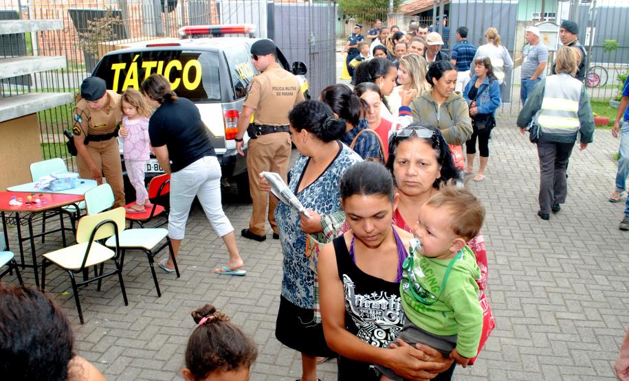 Comunidade da Vila Trindade em Curitiba recebe a Feira de Serviços gratuitos da UPS Cidadania