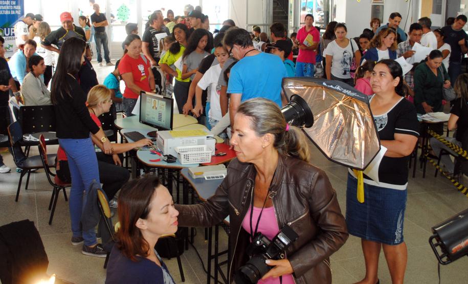 Comunidade da Vila Trindade em Curitiba recebe a Feira de Serviços gratuitos da UPS Cidadania