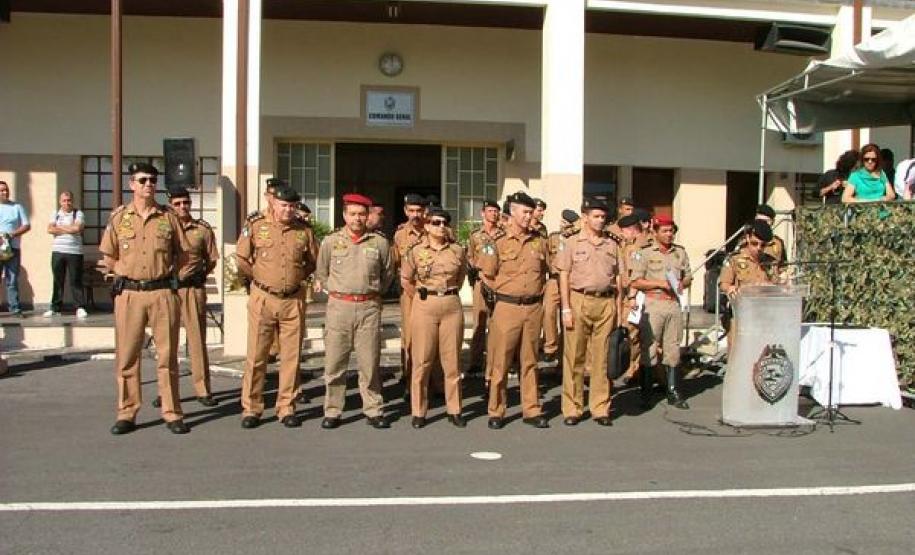 Bondaruk acompanha assinatura do termo de posse dos primeiros convocados do concurso para soldado PM Bondaruk acompanha assinatura do termo de posse dos primeiros convocados do concurso para soldado PM