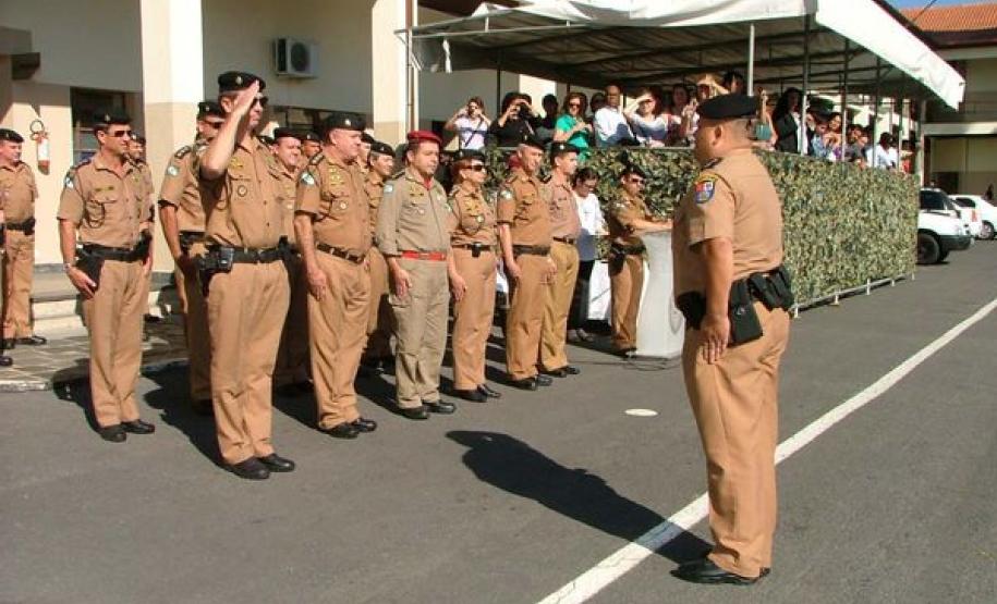 Bondaruk acompanha assinatura do termo de posse dos primeiros convocados do concurso para soldado PM Bondaruk acompanha assinatura do termo de posse dos primeiros convocados do concurso para soldado PM