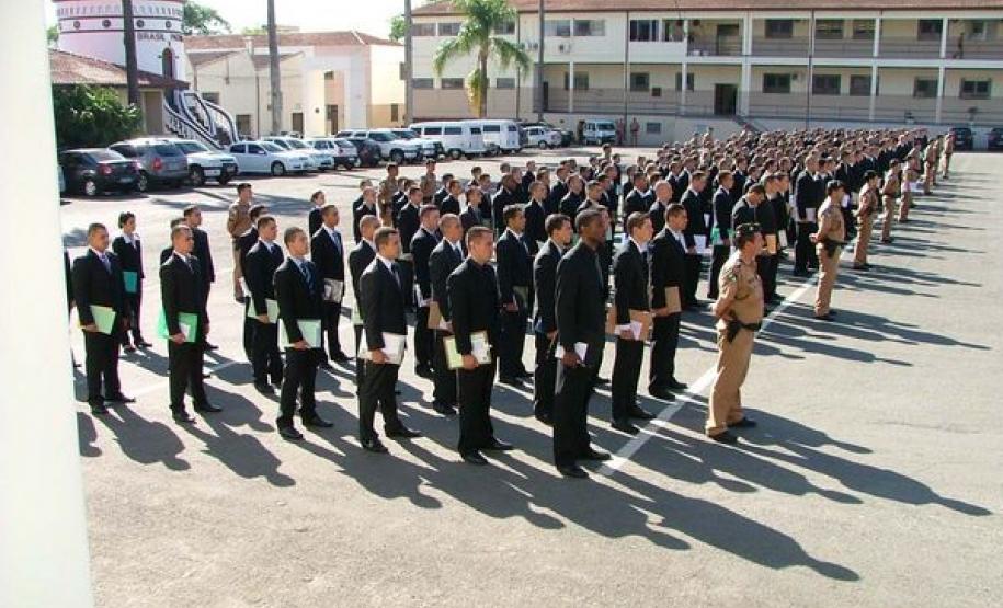 Bondaruk acompanha assinatura do termo de posse dos primeiros convocados do concurso para soldado PM Bondaruk acompanha assinatura do termo de posse dos primeiros convocados do concurso para soldado PM