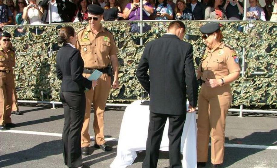 Bondaruk acompanha assinatura do termo de posse dos primeiros convocados do concurso para soldado PM Bondaruk acompanha assinatura do termo de posse dos primeiros convocados do concurso para soldado PM
