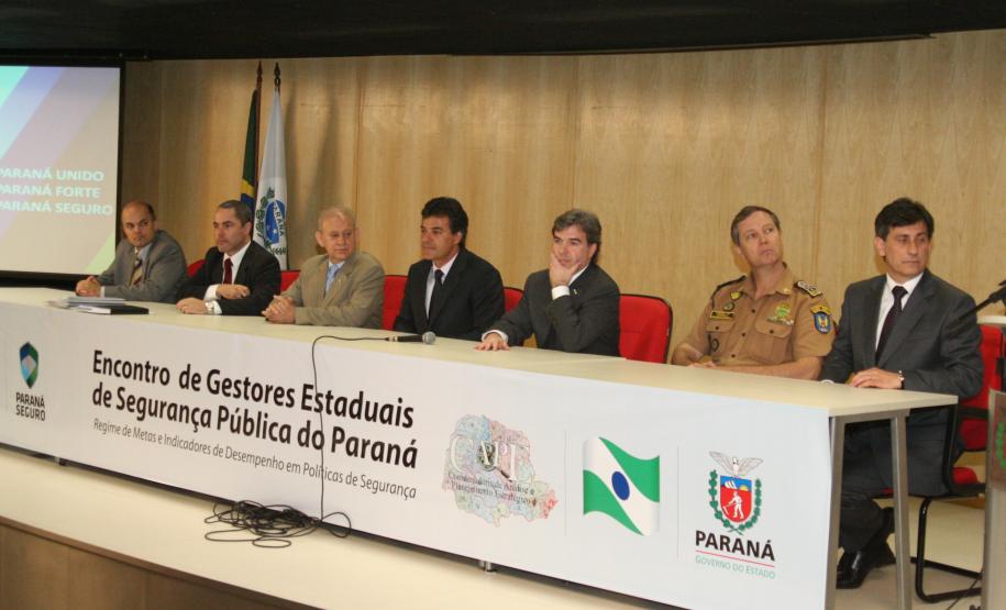 Governo estabelece metas para redução de homicídios no Paraná Governo estabelece metas para redução de homicídios no Paraná