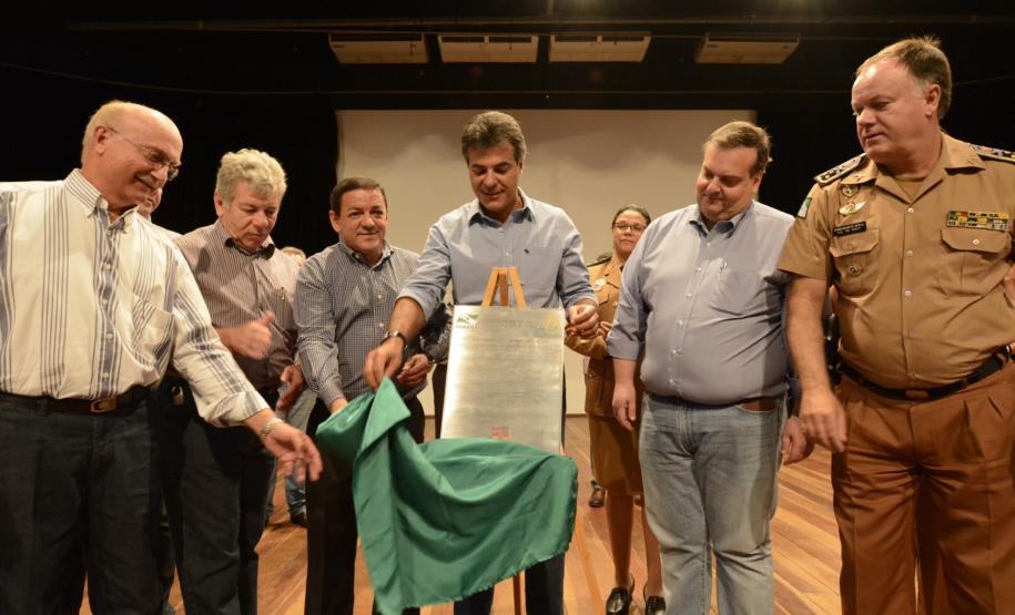 Governador Beto Richa participa da instalação do 25 Batalhão da Polícia Militar. Umuarama, 04/04/2014. Foto:Antonio Costa/ANPr