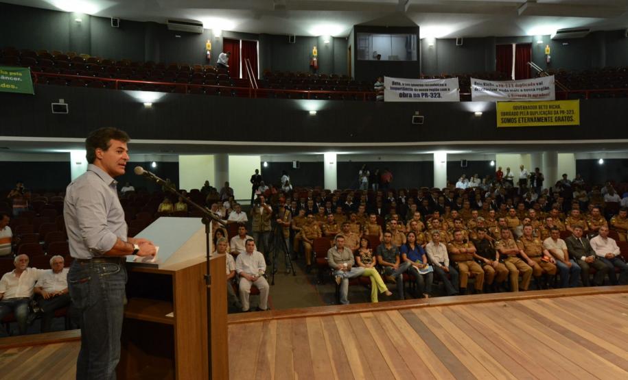 Governador Beto Richa participa da instalação do 25 Batalhão da Polícia Militar. Umuarama, 04/04/2014. Foto:Antonio Costa/ANPr
